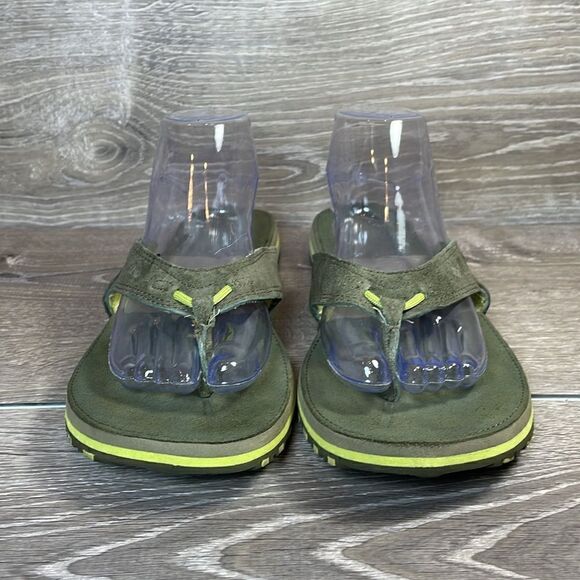 Columbia Solna II Women’s Size 9 Soft Green Leather Thong Flip Flop Sandals - Picture 2 of 11